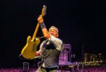 Bruce Springsteen setter USAs president Donald Trump på plass under en konsert i Manchester