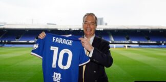 «Fullstendig idioti» – Ipswich Town med «PR-selvmord» etter Nigel Farage-besøk