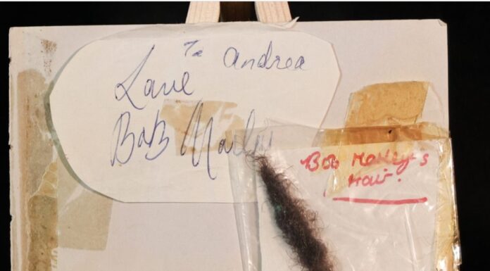 Bob Marleys hår selges på auksjon – reggaeikonet var også fullstendig fotballgal