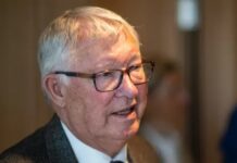 Sir Alex Ferguson fraktet til sykehus følte seg uvel før Manchester United–Liverpool kamp