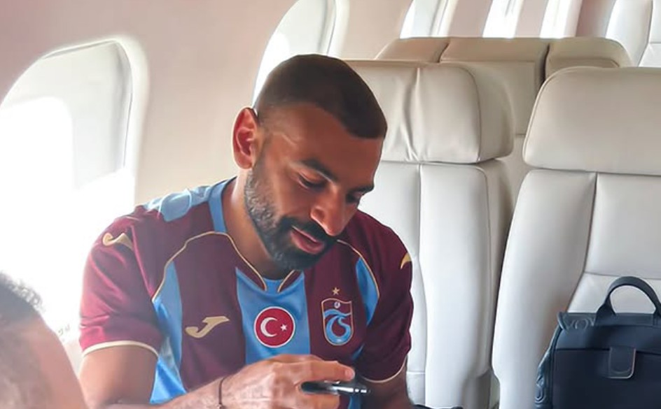 Mohamed Salah lander i Istanbul
