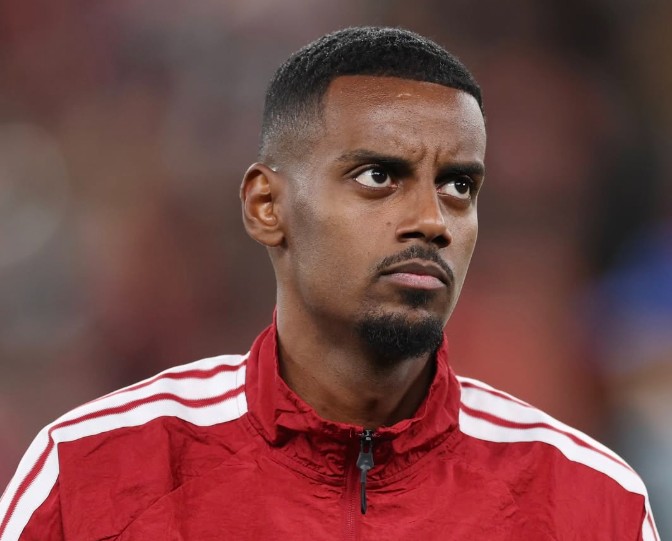 Engelsk spisslegende plasserer Alexander Isak som Premier Leagues beste spiss